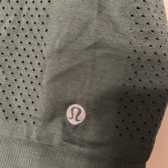 Lululemon Breeze By Muscle Tank II Size 4-6 | Excellent Condition! - Picture 4 of 6
